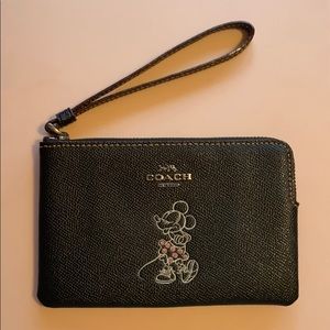 ‼️Super Sale‼️Super cute Coach Mickey wristlet ♥️